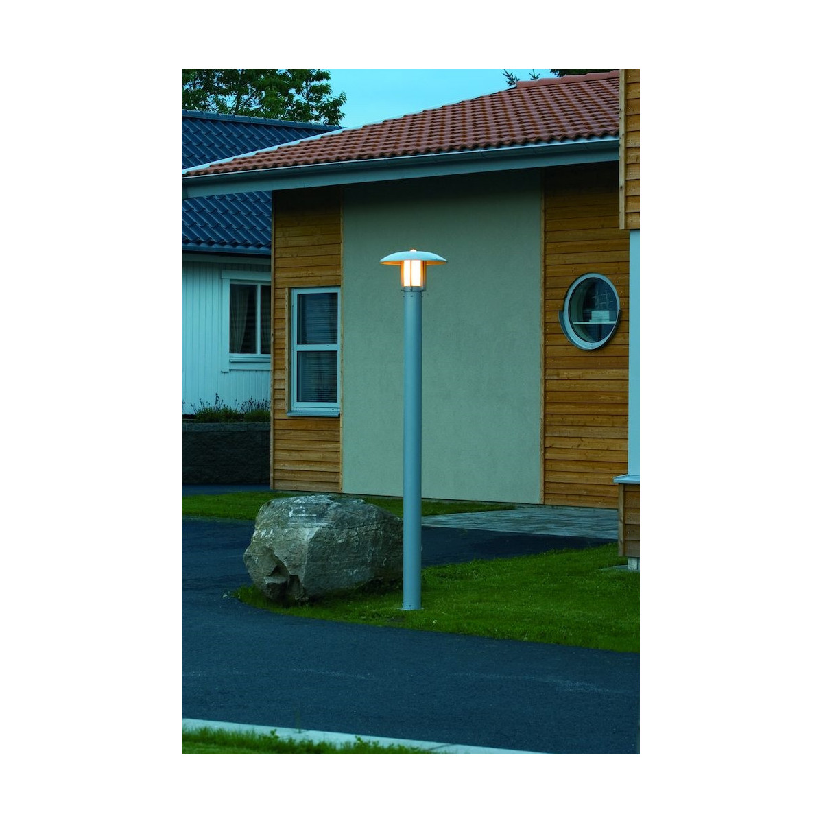 Pylväsvalaisin Heimdal, korkeus 200 cm